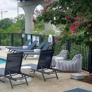 Apartment Heart Of Downtown/walk To Broadway & The Action/bars/music Venues/honky Tonks!, Nashville